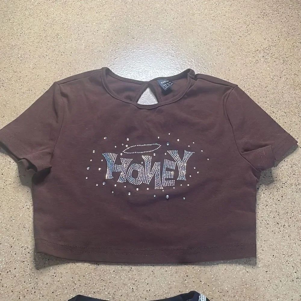 Bundle of 2 Cropped Jeweled Tops XS - Picture 3 of 9